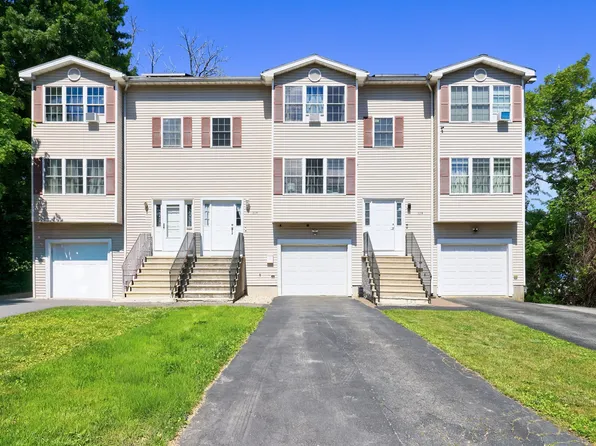 22-22 Bancroft St #B, Worcester, MA 01610