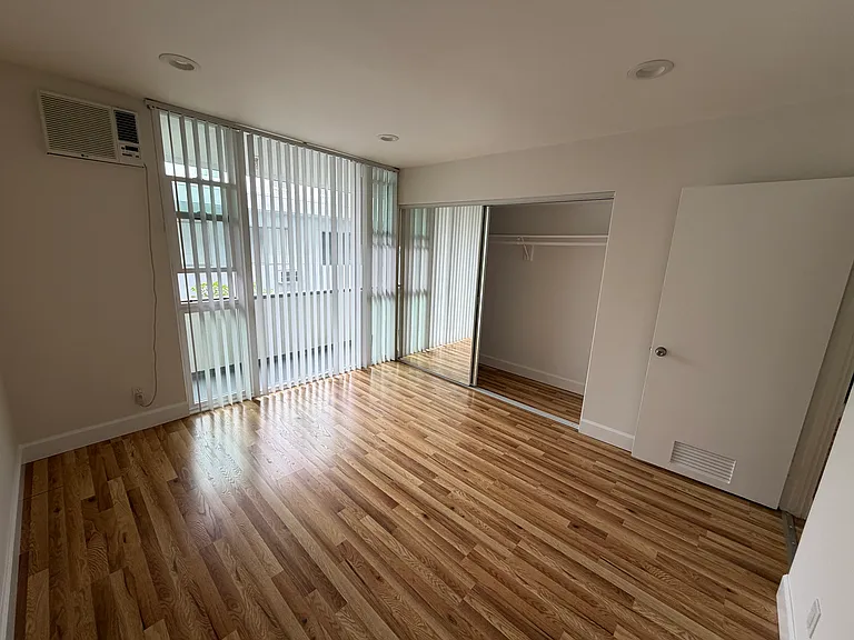 1277 Barry Ave #5 — Photo 7
