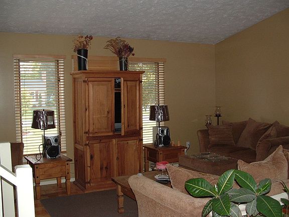 4th image of 244 Gina Way