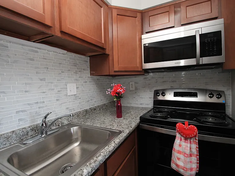 2-Bedroom (Unit 8)