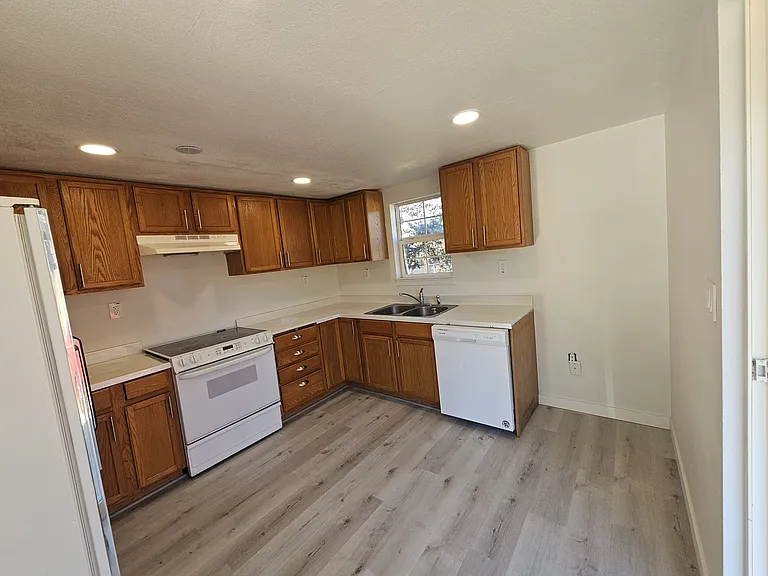 501 N 12th St — Photo 5
