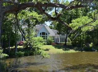 122 Perrys Cove Dr, Hertford, NC 27944