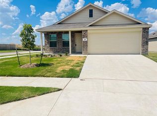 324 Red Rock Trl, Haslet, TX 76052