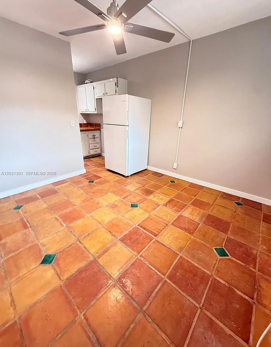 Lauderdale Park 6-33 1/2 — Photo 3