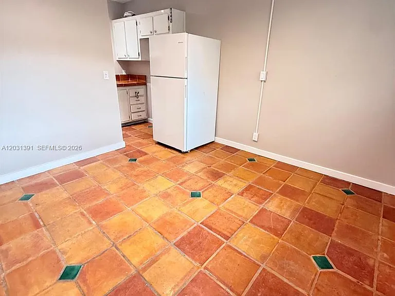 1151 NE 18th St #5 — Photo 3