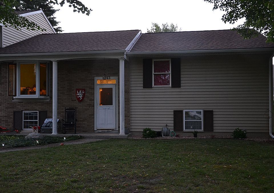 2nd image of 3045 Canterbury Dr