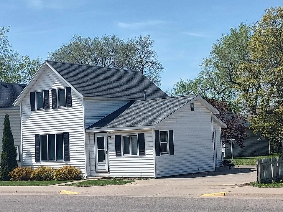 237 Main St S