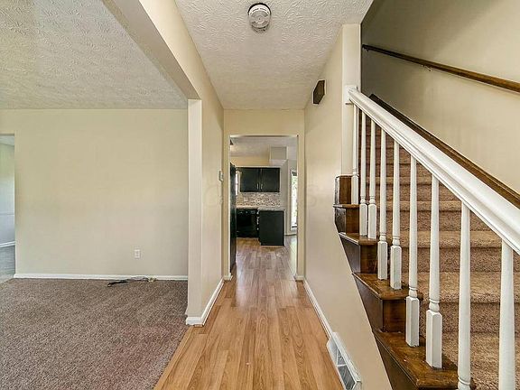 3rd image of 5064 Doral Ave