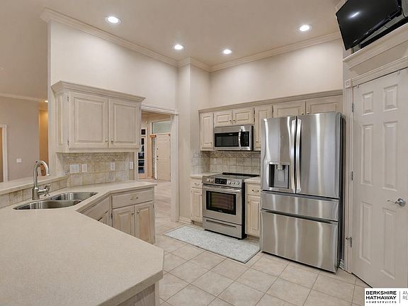 4th image of 7105 N 117th Ave