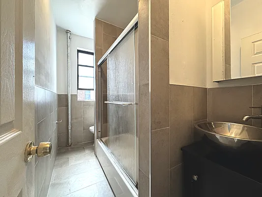 Rented by Bohemia Realty Group | media 6