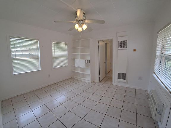 3rd image of 149 E Seminole Ave