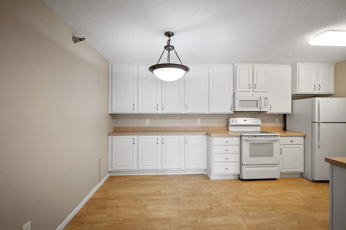 Building Photo - Sterling Ponds Apartments