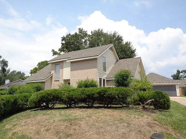 14410 Muirfield Ln — Photo 2