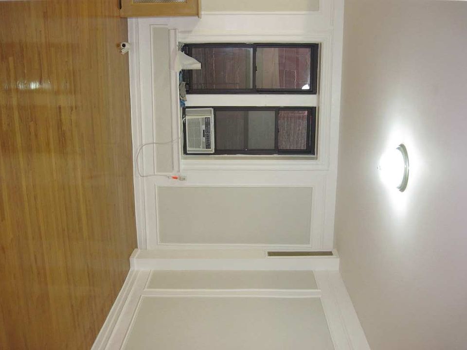 1st image of 61 W 74th St Frnt 2