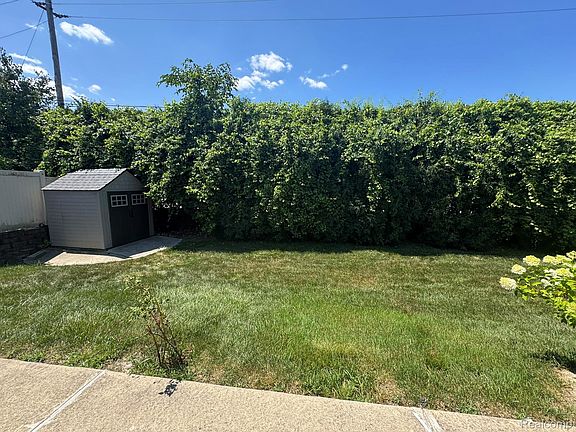 5th image of 324 Cherry Ln