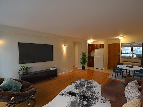 3rd image of 4180 N Marine Dr APT 1507