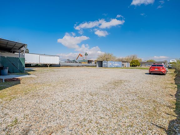 5th image of 3323 E Avenue I