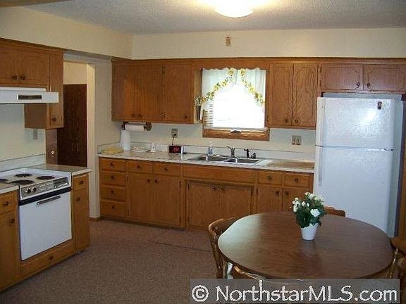 3rd image of 76 Battle Creek Pl
