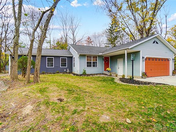 3rd image of 520 Union Ct