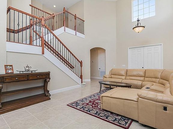 2nd image of 2810 Scenic Ln