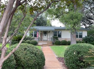 1408 Libold Dr, Devine, TX 78016