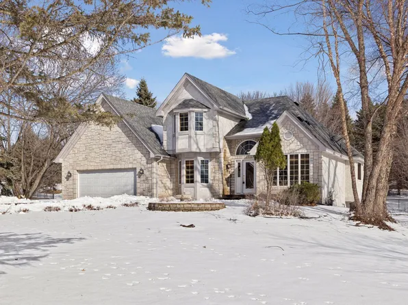 5043 Isle Ave N, Lake Elmo, MN 55042