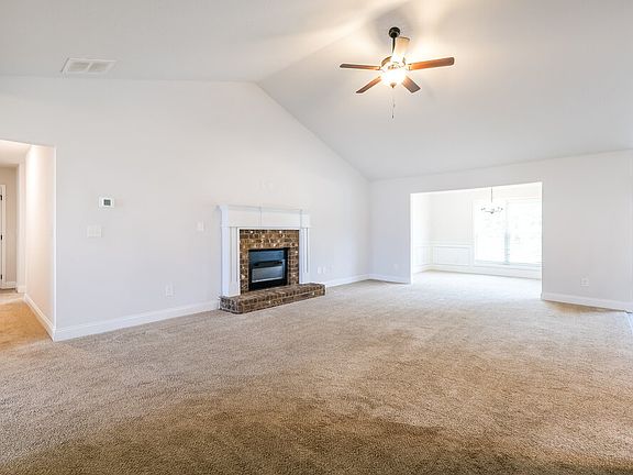 5th image of 150 Heartland Cir