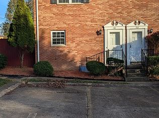 701 Castlegate Rd, Charleston, WV 25303