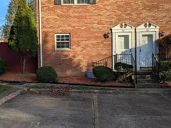 701 Castlegate Rd, Charleston, WV 25303