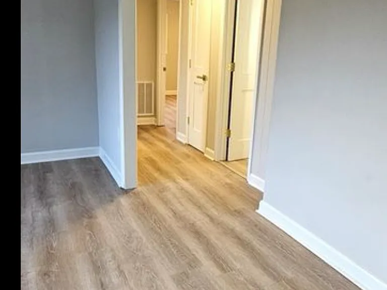 110 Franklin St — Photo 10