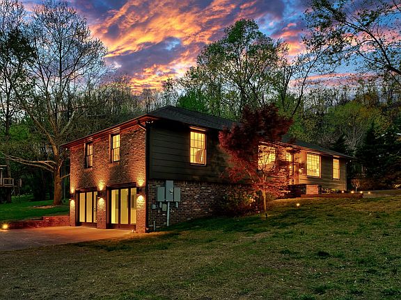 2nd image of 105 Dogwood Ln