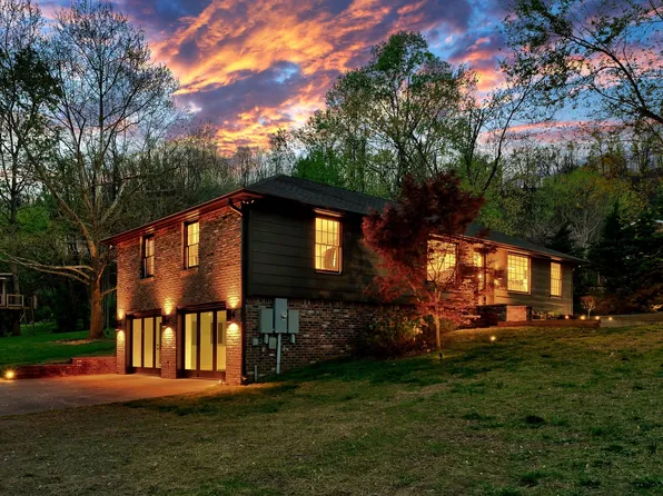 105 Dogwood Ln, Franklin, TN 37064