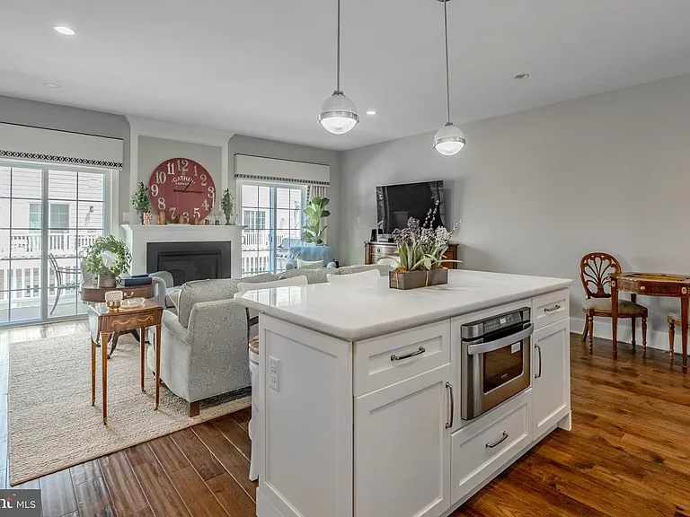 23 Central Ave — Photo 9