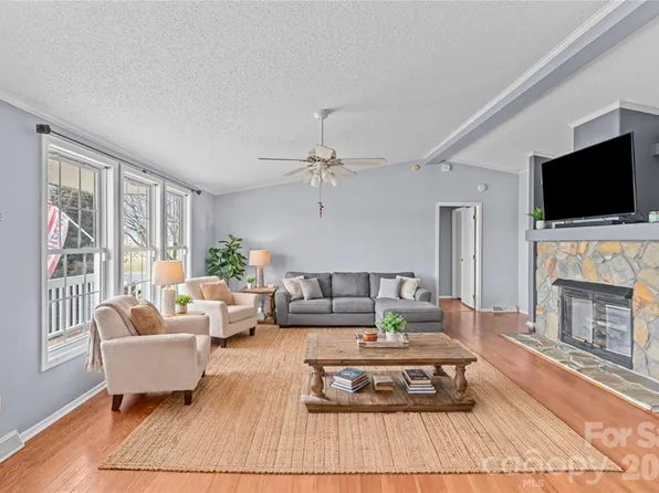 415 Massey Deal Rd, Statesville, NC 28625