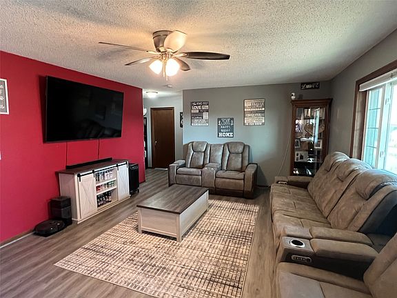 2nd image of 1604 Apache Rd