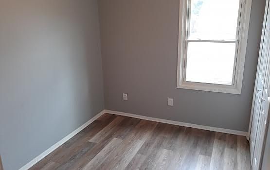 4th image of 25143 Wiseman St