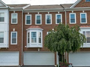 43522 Hubbard Sq, Chantilly, VA 20152