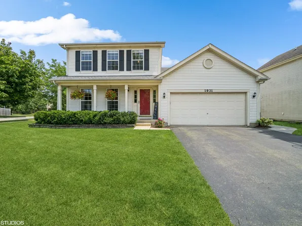 1931 Crossing Ct, Naperville, IL 60540