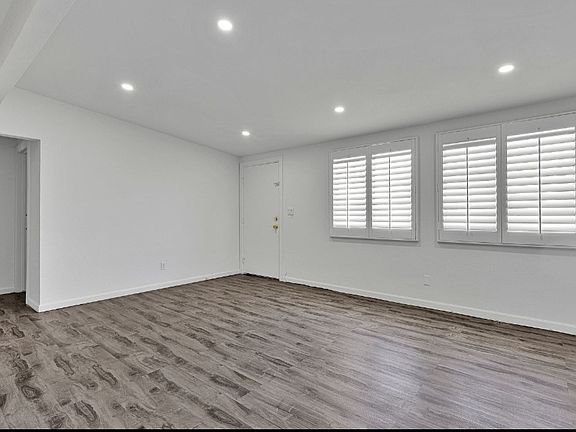2nd image of 16398 Yucca St