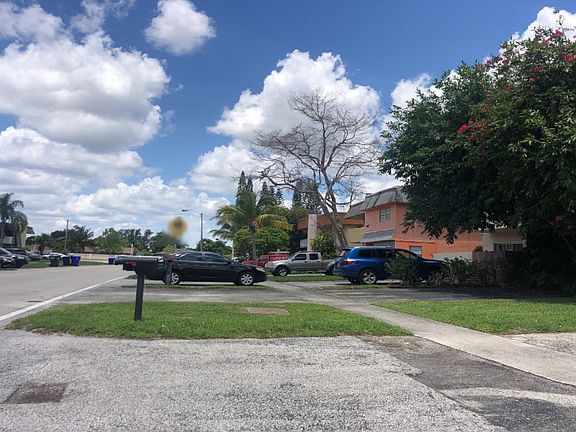 4th image of 8004 Forest Blvd