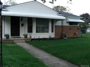 17732 Rougeway St, Livonia, MI 48152