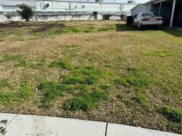 4515 Citrus Dr, New Orleans, LA 70127