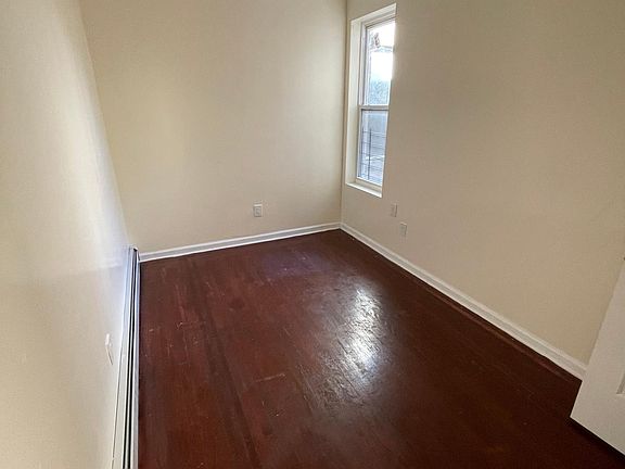 5th image of 1753 Popham Ave Floor 2