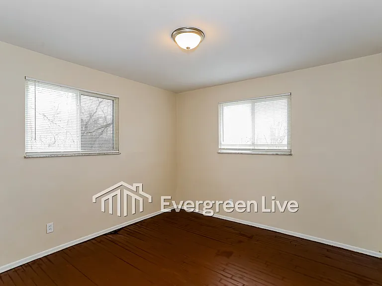9269 Burgess Dr — Photo 13