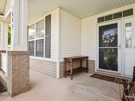 2nd image of 1609 Devonshire Ln