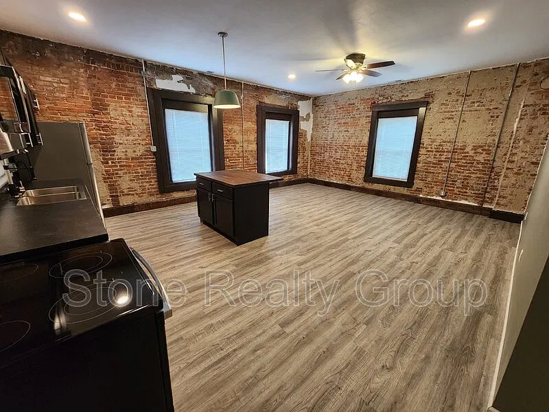 2 bed, 2.0 bath, $1,200 — Photo 2