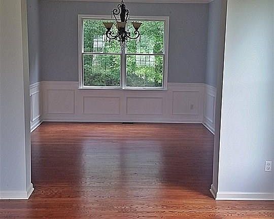 5th image of 805 Forest Park Dr