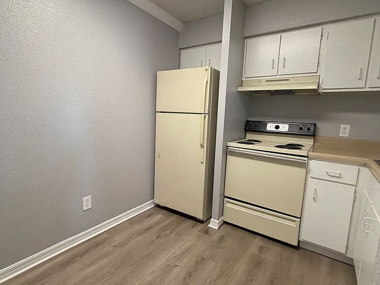 435 Wymore Rd #103 — Photo 3