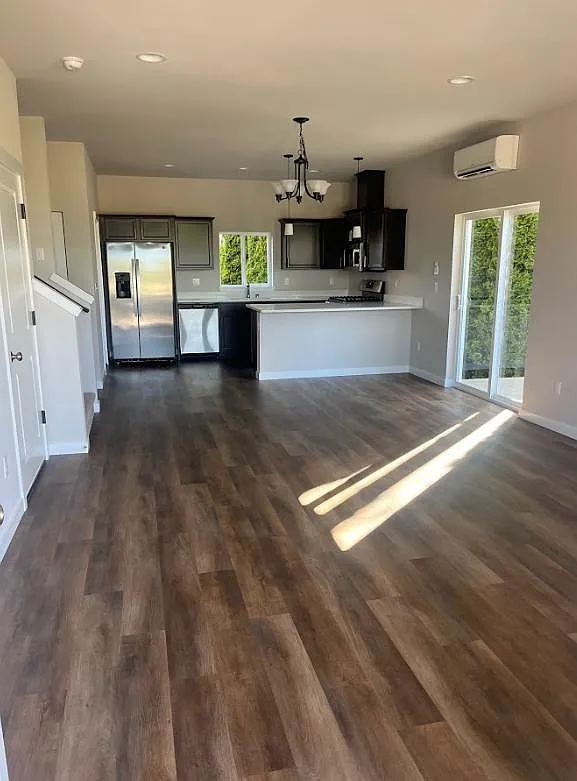 3 bed, 1491 sqft, $3,050 — Photo 2