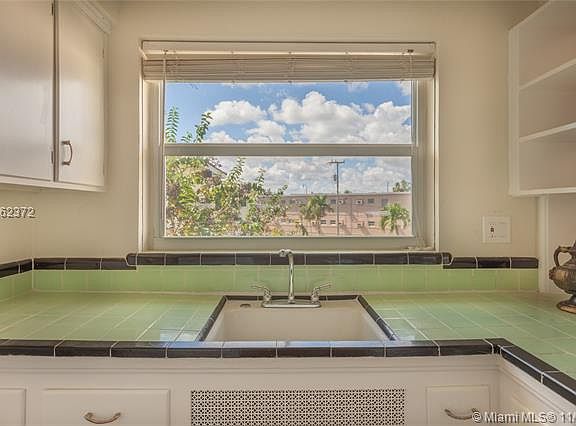 3rd image of 726 NE 92nd St APT 11L